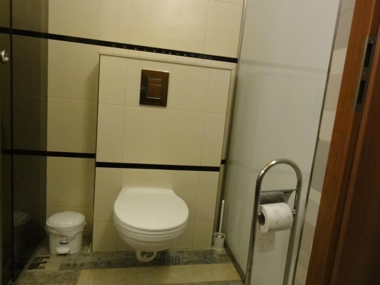 Apartment Center 2 *